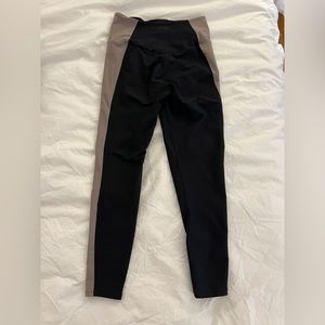 Abercrombie YPB two-toned leggings